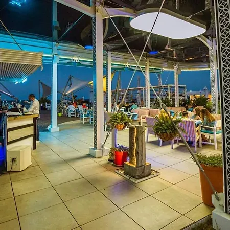 דירה White Tower Private Studio Seaview-Mamaia Summerland