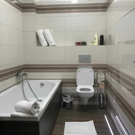 White Tower Private Studio Seaview-Mamaia Summerland דירה