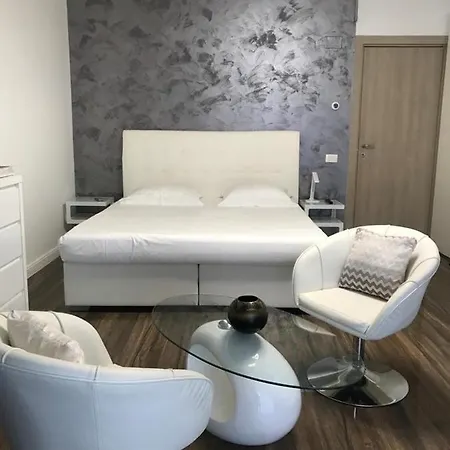 White Tower Private Studio Seaview-Mamaia Summerland דירה *